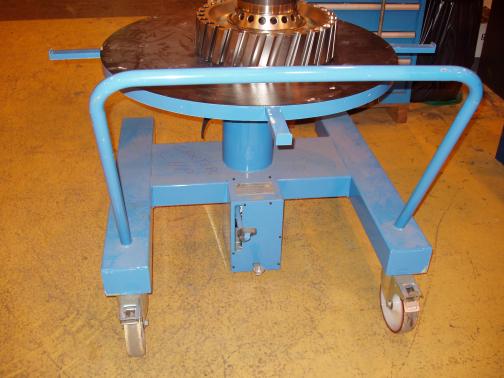 Desserte sur roue avec table élévatrice rotative hydraulique 